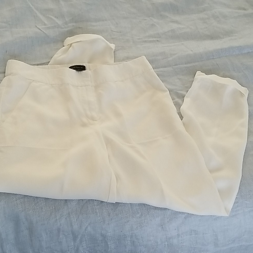 Ann Taylor lightweight cuffed capris